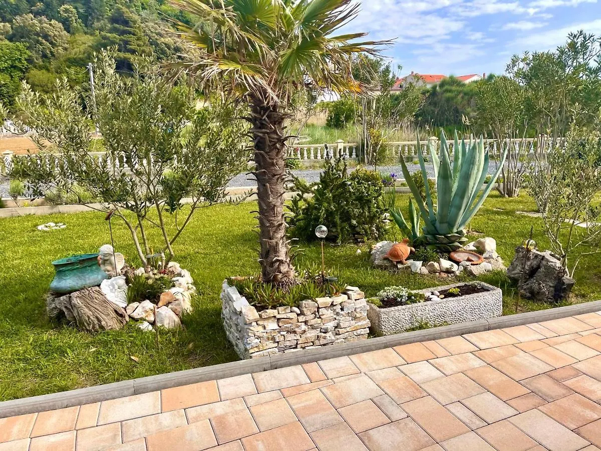 Casa Fumica Studio Kampor 0*,  Croatia
